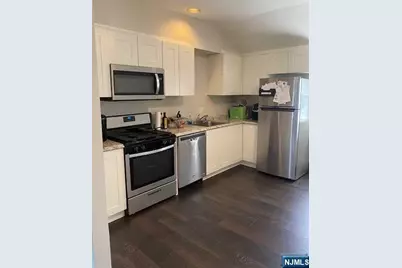 172 W Broad Street, Bergenfield, NJ 07621 - Photo 7