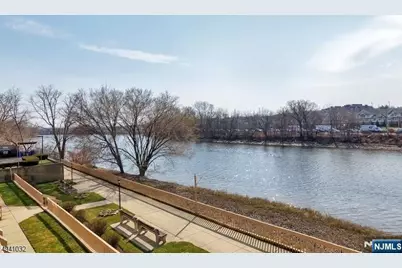 651 Riverside B13 #B13, Lyndhurst Township, NJ 07071 - Photo 3