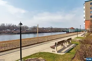 651 Riverside B13, Lyndhurst Township, NJ 07071 - Photo 5