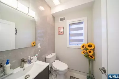 229 6th Street B #B, Fairview, NJ 07022 - Photo 9