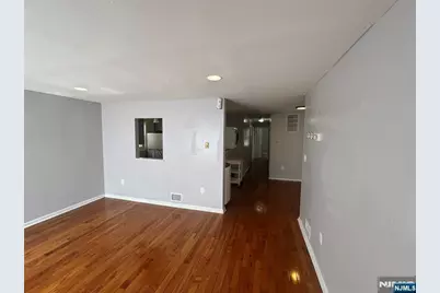 12 Bayview Avenue 1 #1, Jersey City, NJ 07305 - Photo 3