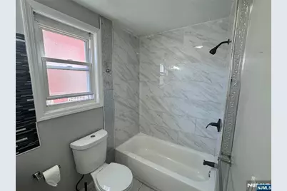 12 Bayview Avenue 1 #1, Jersey City, NJ 07305 - Photo 19