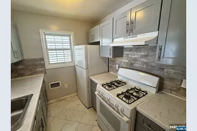 12 Bayview Avenue 1 #1, Jersey City, NJ 07305 - Photo 11