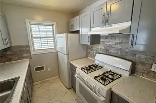 12 Bayview Ave 1, Jersey City, NJ 07305 - Photo 11