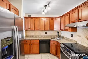 770 Anderson Ave 11C, Cliffside Park, NJ 07010 - Photo 3