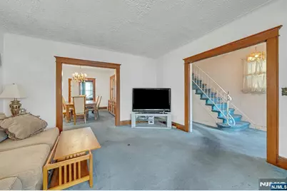 527 Brandon Place, Cliffside Park, NJ 07010 - Photo 11