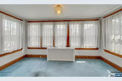 527 Brandon Place, Cliffside Park, NJ 07010 - Photo 5