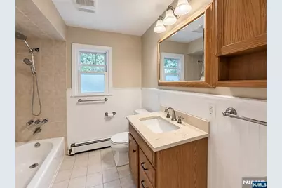 84 Colgate Avenue 2 #2, Paramus, NJ 07652 - Photo 5