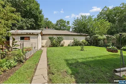 205 Warren Street, Englewood, NJ 07631 - Photo 45