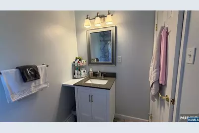 1124 Valley Road 1A #1A, Wayne, NJ 07470 - Photo 9