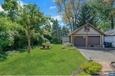 85 Spring Valley Avenue, Hackensack, NJ 07601 - Photo 35
