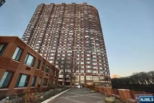 100 Old Palisade Road 2011, Fort Lee, NJ 07024 - Photo 1