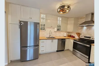 76 E Maple Street, Teaneck Township, NJ 07666 - Photo 7