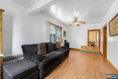 829 Roosevelt Avenue, Secaucus, NJ 07094 - Photo 13