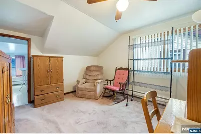 829 Roosevelt Avenue, Secaucus, NJ 07094 - Photo 11