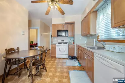 829 Roosevelt Avenue, Secaucus, NJ 07094 - Photo 17