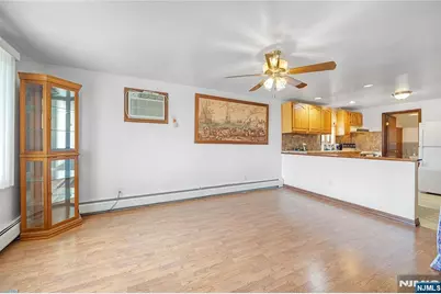 829 Roosevelt Avenue, Secaucus, NJ 07094 - Photo 7