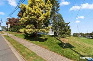 54 Fischer Ave, Nutley, NJ 07110 - Photo 3