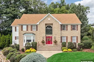 4 Moccasin Ct, Mahwah, NJ 07430 - Photo 1