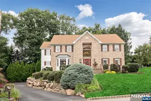 4 Moccasin Ct, Mahwah, NJ 07430 - Photo 1