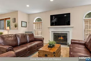 4 Moccasin Ct, Mahwah, NJ 07430 - Photo 15