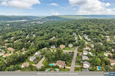 4 Moccasin Court, Mahwah, NJ 07430 - Photo 41