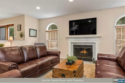 4 Moccasin Court, Mahwah, NJ 07430 - Photo 15