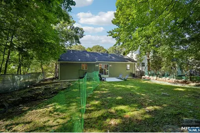 102 Hiawatha Boulevard, Oakland, NJ 07436 - Photo 37