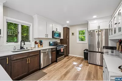 102 Hiawatha Boulevard, Oakland, NJ 07436 - Photo 23