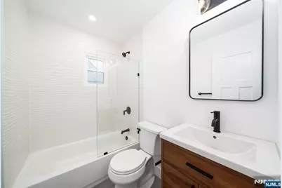 21 Mary Street, Lodi, NJ 07644 - Photo 9