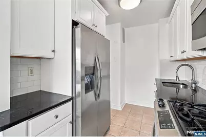 500 Central Avenue 514 #514, Union City, NJ 07087 - Photo 11