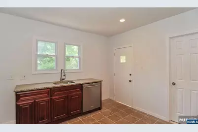 280-282 Seneca Place, Plainfield, NJ 07062 - Photo 7