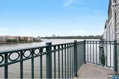 351 The Promenade 351 #351, Edgewater, NJ 07020 - Photo 9