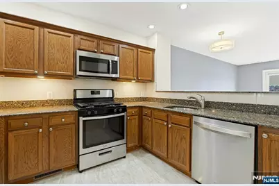 351 The Promenade 351 #351, Edgewater, NJ 07020 - Photo 11