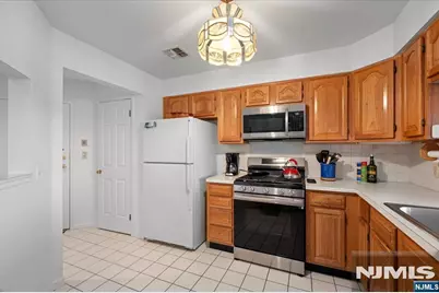 62 Amethyst Lane 276 #276, Paterson, NJ 07501 - Photo 3