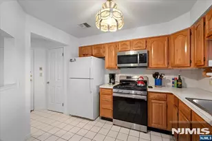 62 Amethyst Ln 276, Paterson, NJ 07501 - Photo 3
