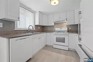 1315 Anderson Ave 5, Fort Lee, NJ 07024 - Photo 9
