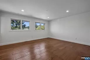 77 Sunset Ct, Mahwah, NJ 07430 - Photo 9