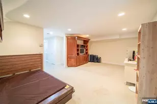 32 Candlewood Dr, Old Tappan, NJ 07675 - Photo 17