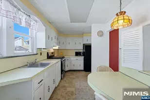 279 Farrant Terrace, Teaneck Township, NJ 07666 - Photo 13