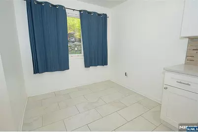 9 Village Way 4 #4, Vernon, NJ 07462 - Photo 5