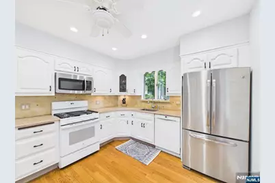 77 Lake Avenue, Midland Park, NJ 07432 - Photo 15