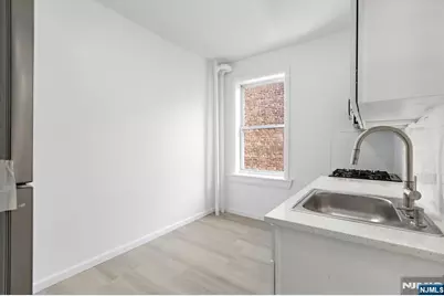 137 Kensington Avenue 503 #503, Jersey City, NJ 07304 - Photo 3