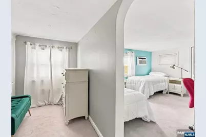 267 Lawrence Avenue, Hasbrouck Heights, NJ 07604 - Photo 33