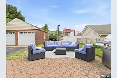 267 Lawrence Avenue, Hasbrouck Heights, NJ 07604 - Photo 41