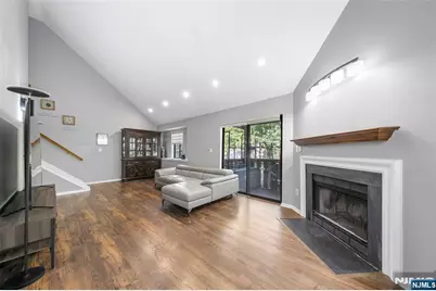 3402 Whittier Court, Mahwah, NJ 07430 - Photo 7