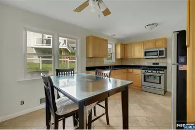 18 Plymouth Court, Bloomfield, NJ 07003 - Photo 7
