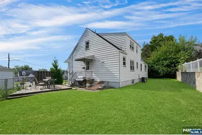 18 Plymouth Court, Bloomfield, NJ 07003 - Photo 3
