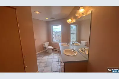 82 Edgewater Place 1 #1, Edgewater, NJ 07020 - Photo 15