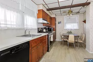 98 Davis Ave, Hackensack, NJ 07601 - Photo 17